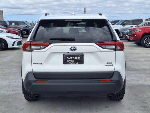 2024 Toyota RAV4 Hybrid XLE