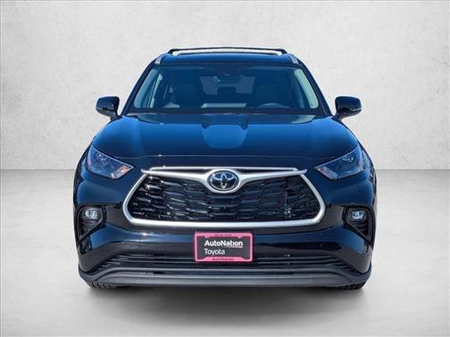 2025 Toyota Highlander XLE