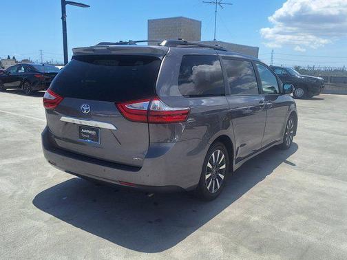 Predawn Gray Mica 2019 Toyota Sienna Limited Premium