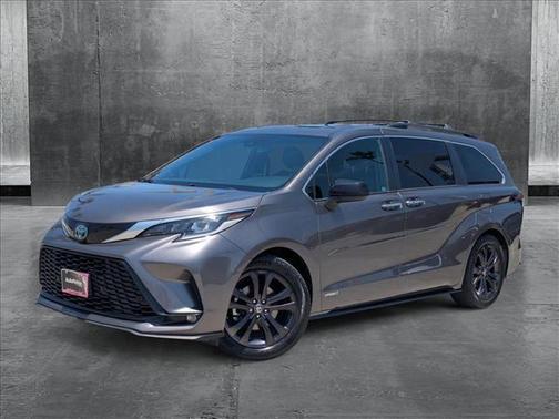 2021 Toyota Sienna XSE 7 Passenger