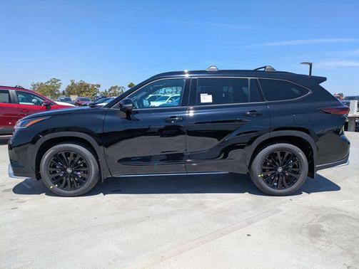 2025 Toyota Highlander XSE