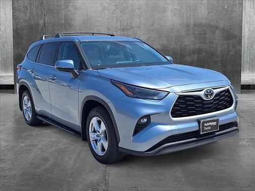 2022 Toyota Highlander LE