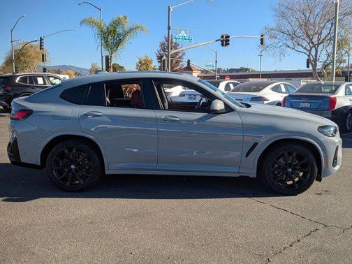 2024 BMW X4 xDrive30i