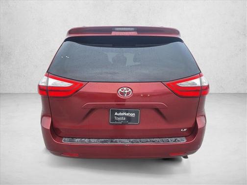 2015 Toyota Sienna LE