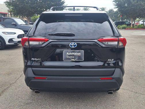 2021 Toyota RAV4 Hybrid XLE