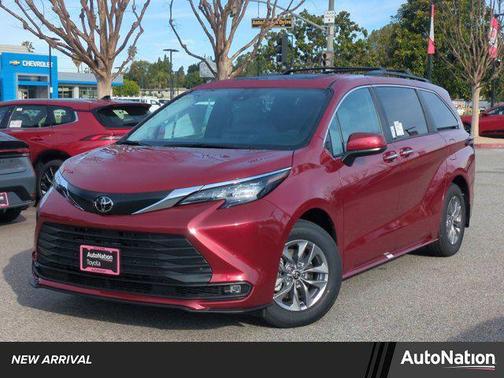 2026 Toyota Sienna XLE