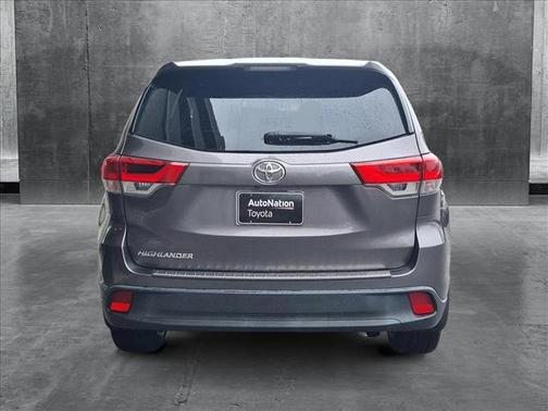 2019 Toyota Highlander LE I4