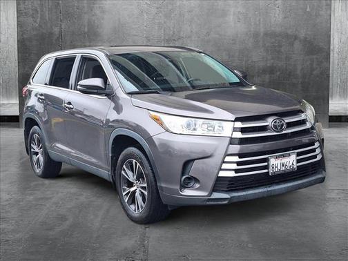 2019 Toyota Highlander LE I4
