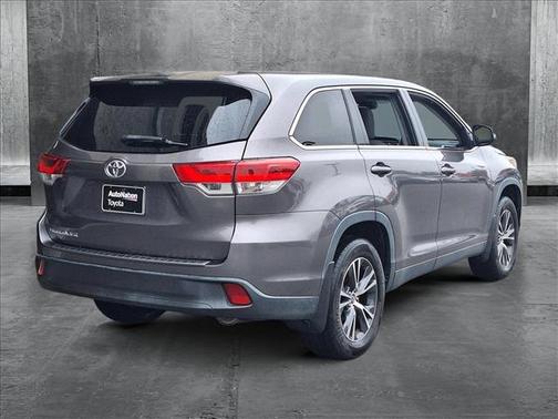 2019 Toyota Highlander LE I4