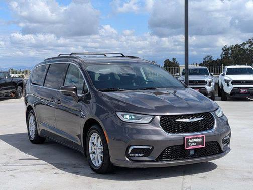 Granite Crystal Metallic Clearcoat 2022 Chrysler Pacifica Touring L