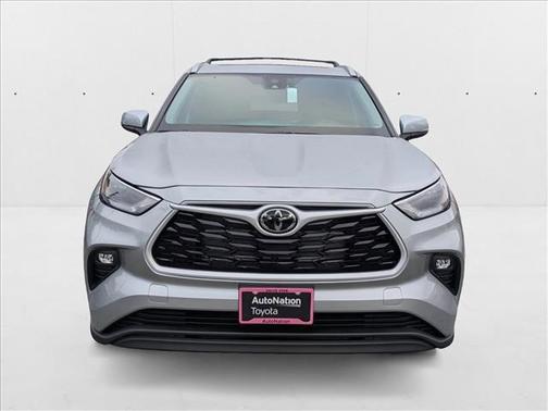 2025 Toyota Highlander Hybrid XLE