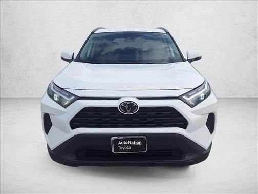 Ice Cap 2024 Toyota RAV4 XLE