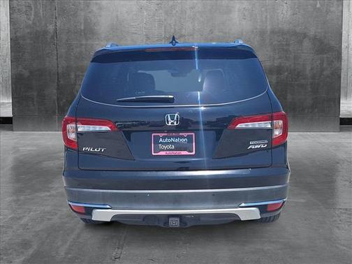 2020 Honda Pilot Touring 8-Passenger