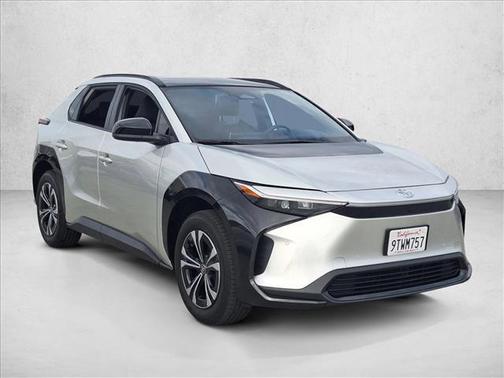 2025 Toyota bZ4X XLE