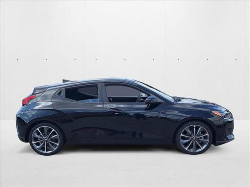 2019 Hyundai Veloster 2