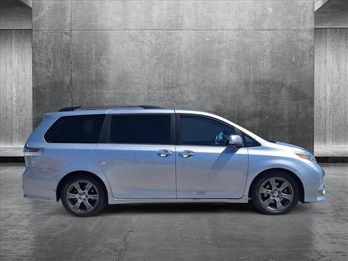 2017 Toyota Sienna SE