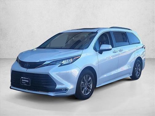 2023 Toyota Sienna XLE