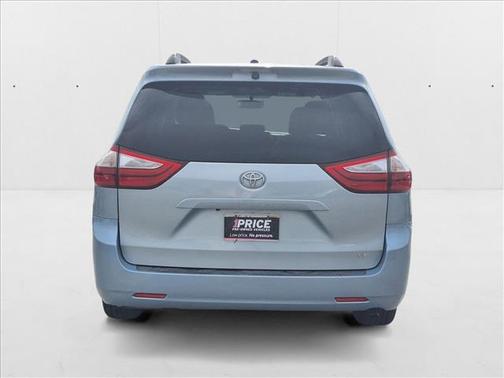 2016 Toyota Sienna LE