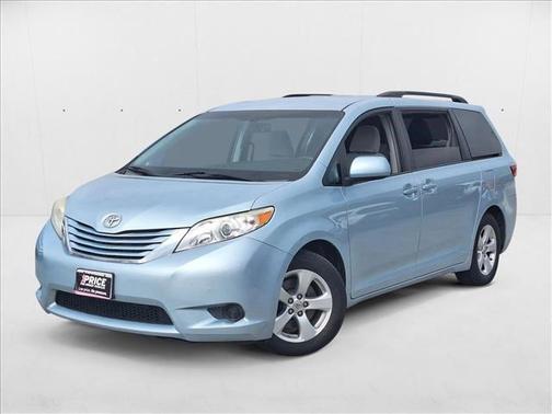2016 Toyota Sienna LE