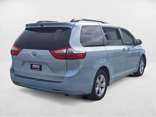 2016 Toyota Sienna LE