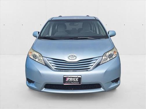 2016 Toyota Sienna LE