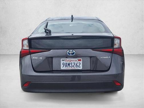 2022 Toyota Prius LE