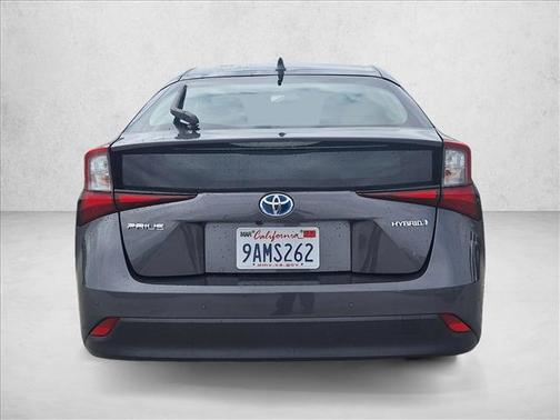 2022 Toyota Prius LE