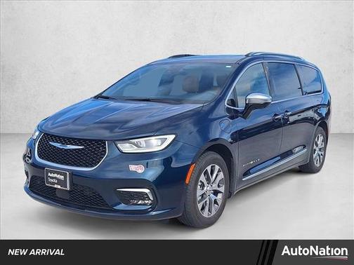 2023 Chrysler Pacifica L