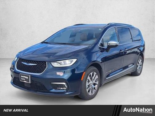 2023 Chrysler Pacifica L