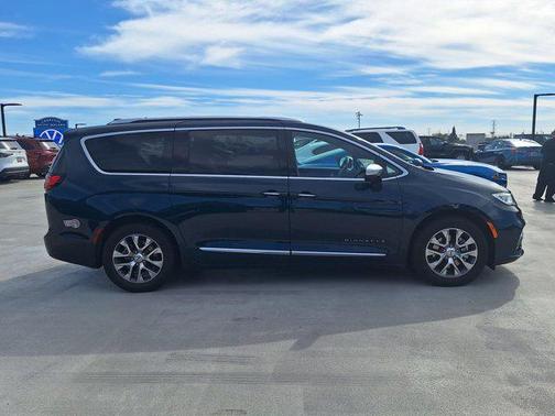 2023 Chrysler Pacifica L