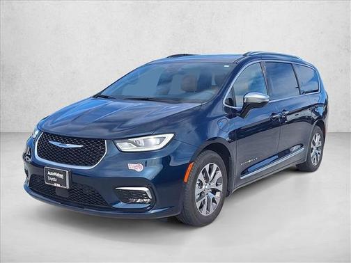 2023 Chrysler Pacifica L