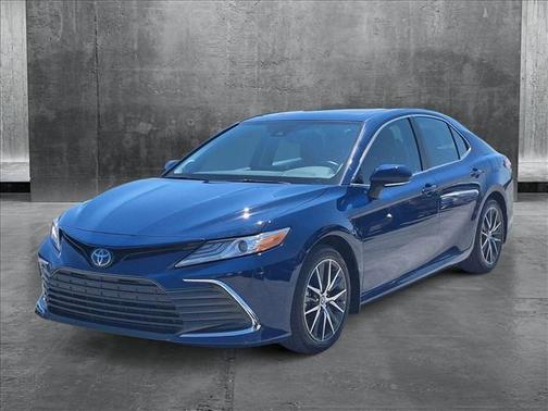 2023 Toyota Camry Hybrid XLE