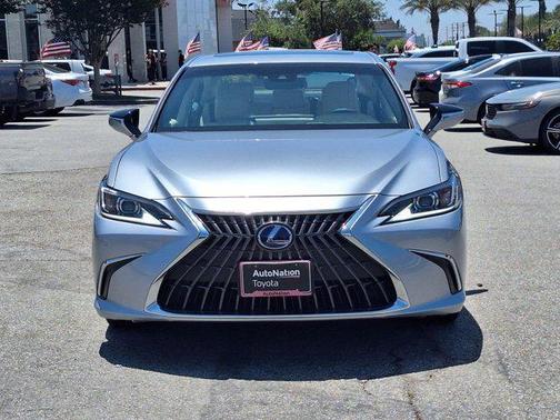 2022 Lexus ES 300h Base