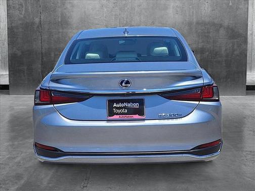 2022 Lexus ES 300h Base
