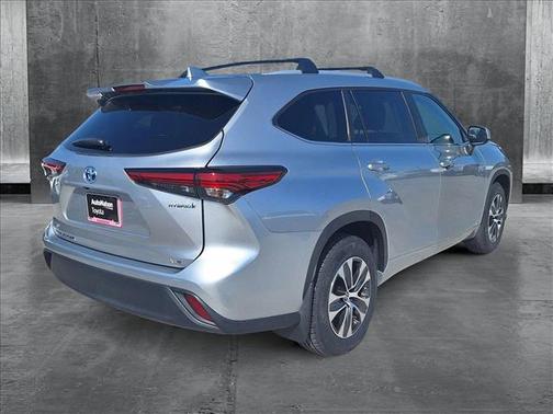 2023 Toyota Highlander Hybrid XLE