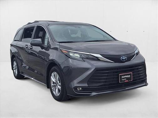 2025 Toyota Sienna XLE 7 Passenger