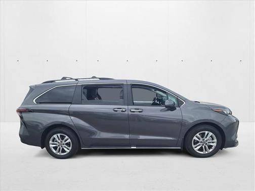 2025 Toyota Sienna XLE 7 Passenger