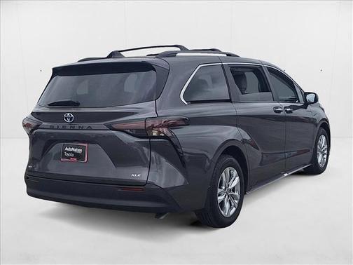 2025 Toyota Sienna XLE 7 Passenger