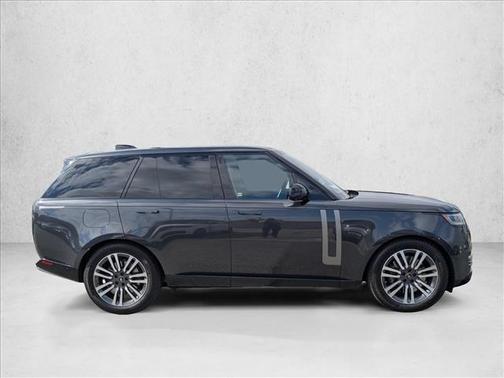 Carpathian Grey Premium Metallic 2023 Land Rover Range Rover SE