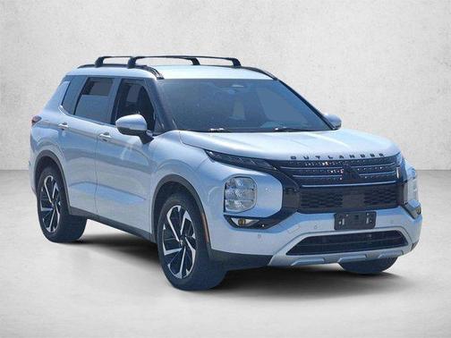 White Diamond 2023 Mitsubishi Outlander SE 2.5 2WD