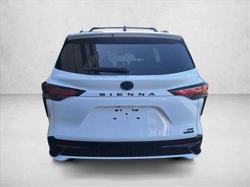 2024 Toyota Sienna XSE 7 Passenger