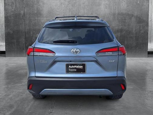 2024 Toyota Corolla Cross XLE