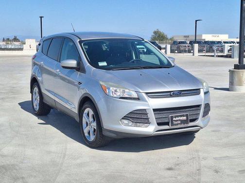 White Platinum Metallic Tri-Coat 2015 Ford Escape SE