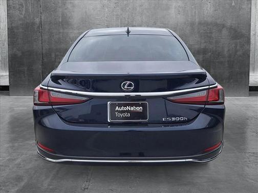 2021 Lexus ES 300h Base