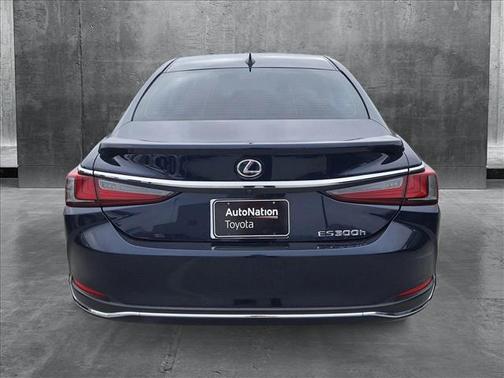 2021 Lexus ES 300h Base