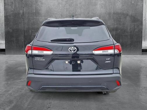 2024 Toyota Corolla Cross LE