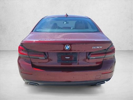 Aventurin Red Metallic 2023 BMW 530 i