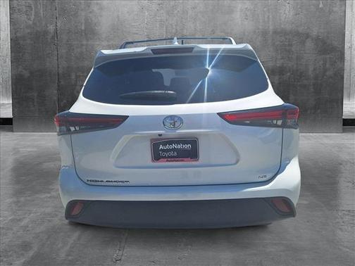 2021 Toyota Highlander LE