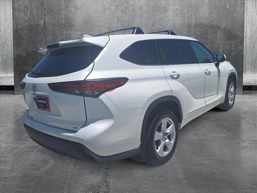 2021 Toyota Highlander LE