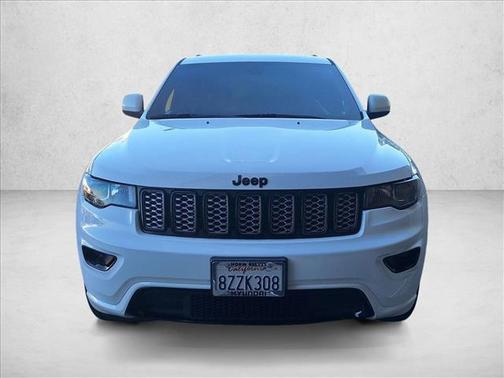 Bright White Clearcoat 2021 Jeep Grand Cherokee Laredo